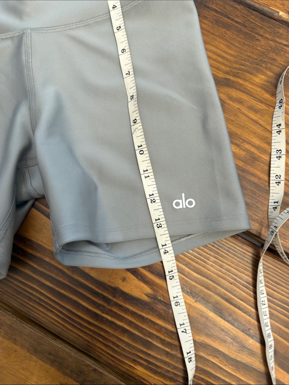 ALO Yoga High-Rise Bike Shorts in Light Gray. Small. EUC - Picture 3 of 4